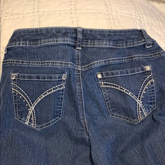 Chico’s short bootcut jeans. Size 0 - Picture 6 of 7